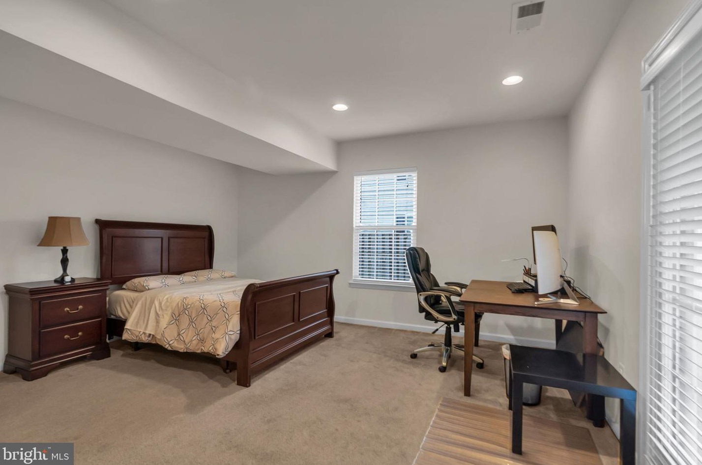 22900 Chestnut Oak Ter, Dulles VA  20166-4398 exterior