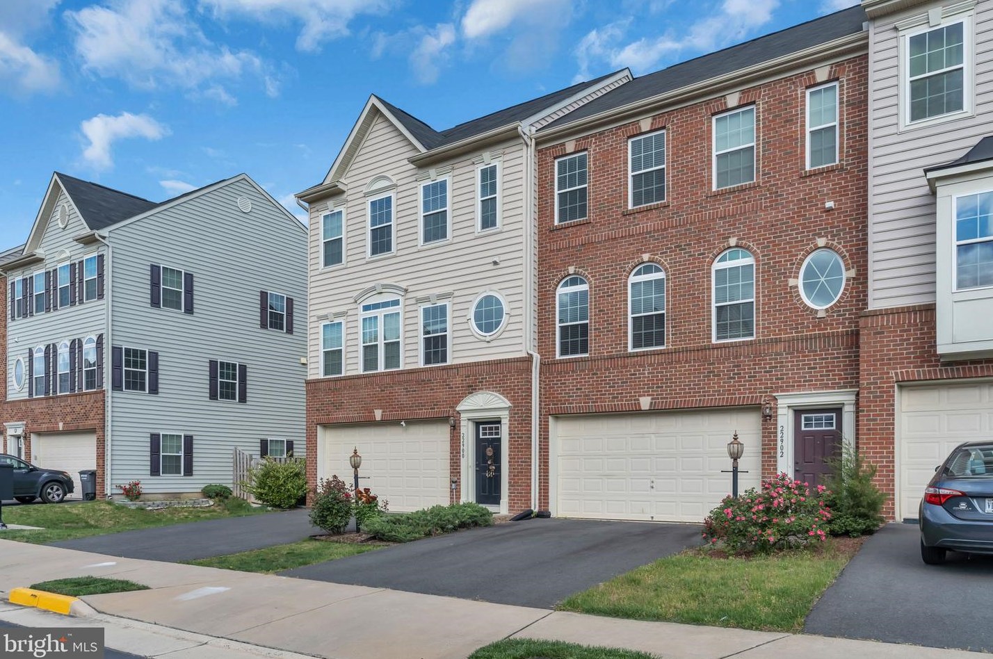22900 Chestnut Oak Ter, Dulles VA  20166-4398 exterior