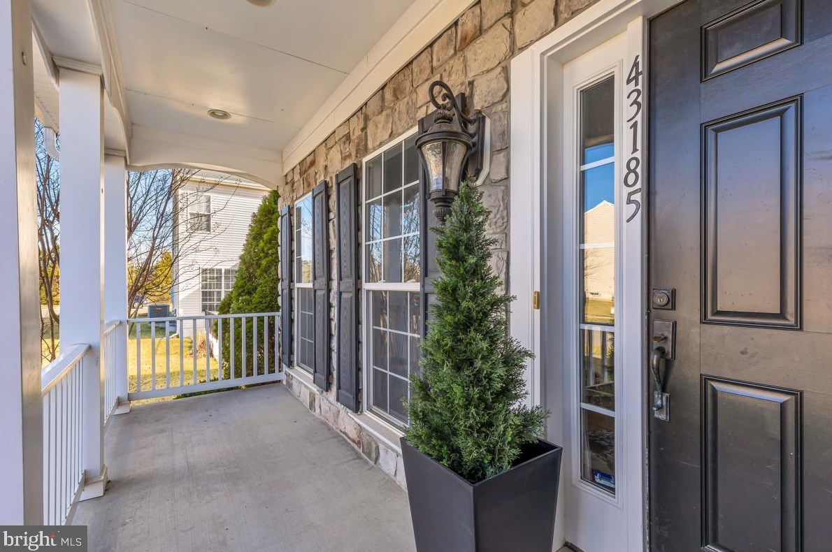 43185 Longfeather Way, Ashburn, VA 20148-7513