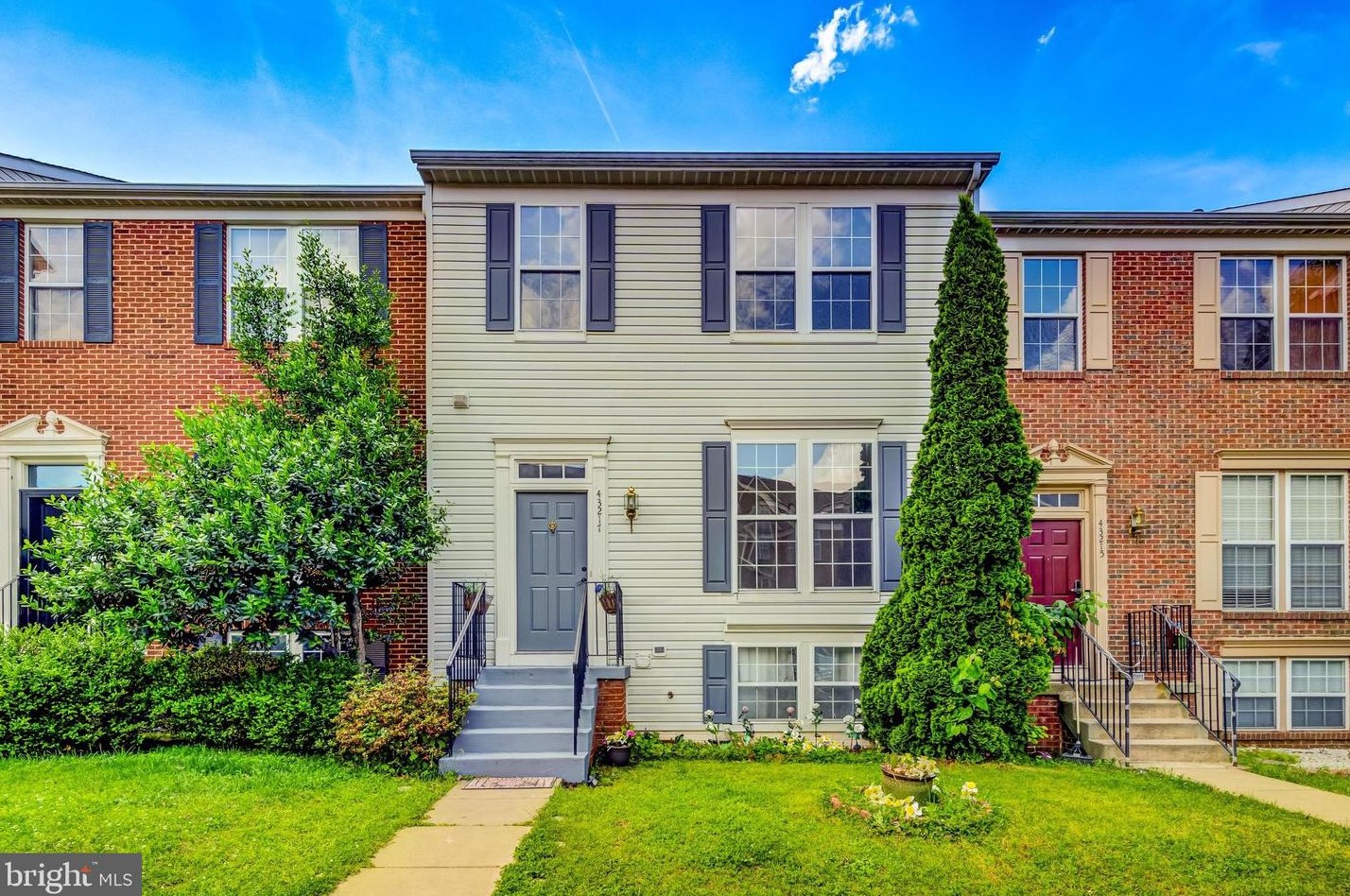 43217 Brookford Sq, Ashburn VA  20147-5139 exterior