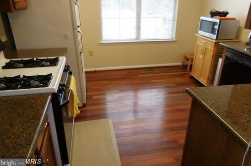 44178 Mossy Brook Sq, Ashburn VA  20147-3359 exterior