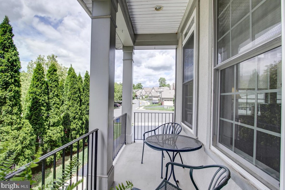20379 Dunkirk Sq, Dulles, VA 20165-5130