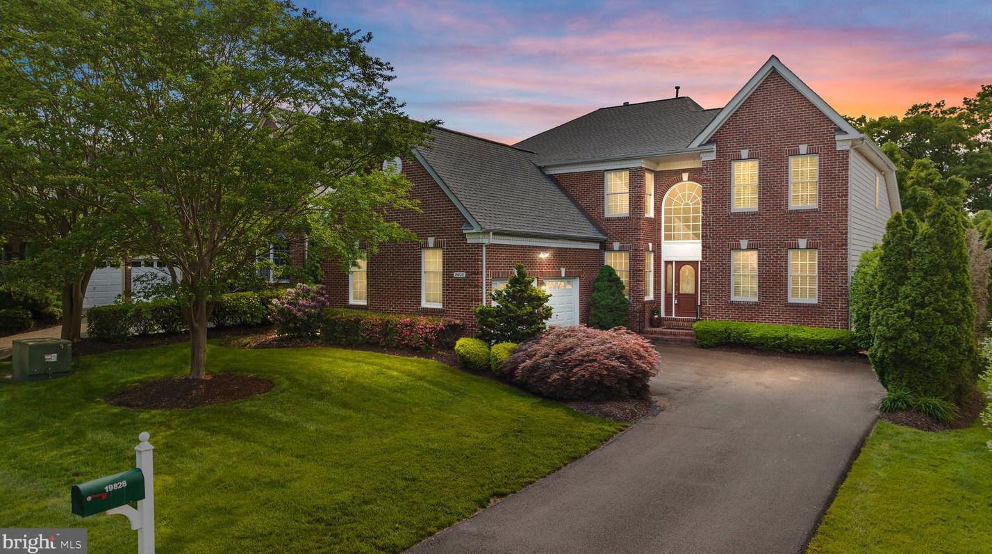 19828 Bethpage Ct, Ashburn, VA 20147-5212