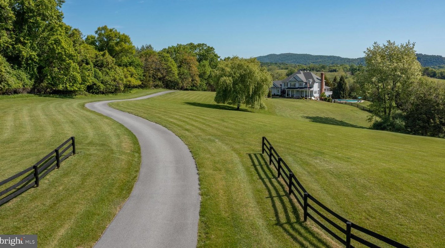 12855 Taylors Valley Ln, Lovettsville, VA 20180