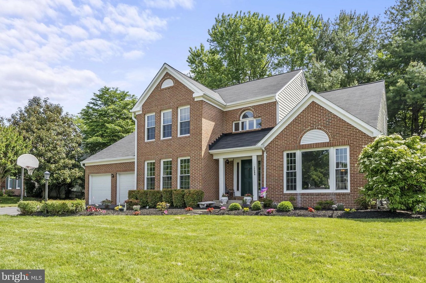 17284 Pickwick Dr, Purcellville, VA 20132