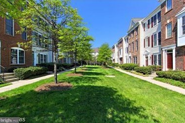 42761 Longworth Ter, Fairfax, VA 20152-6672