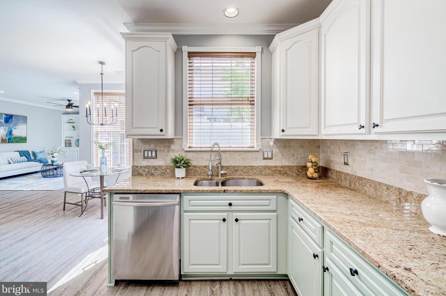 43287 Rush Run Ter, Ashburn VA  20147-3747 exterior