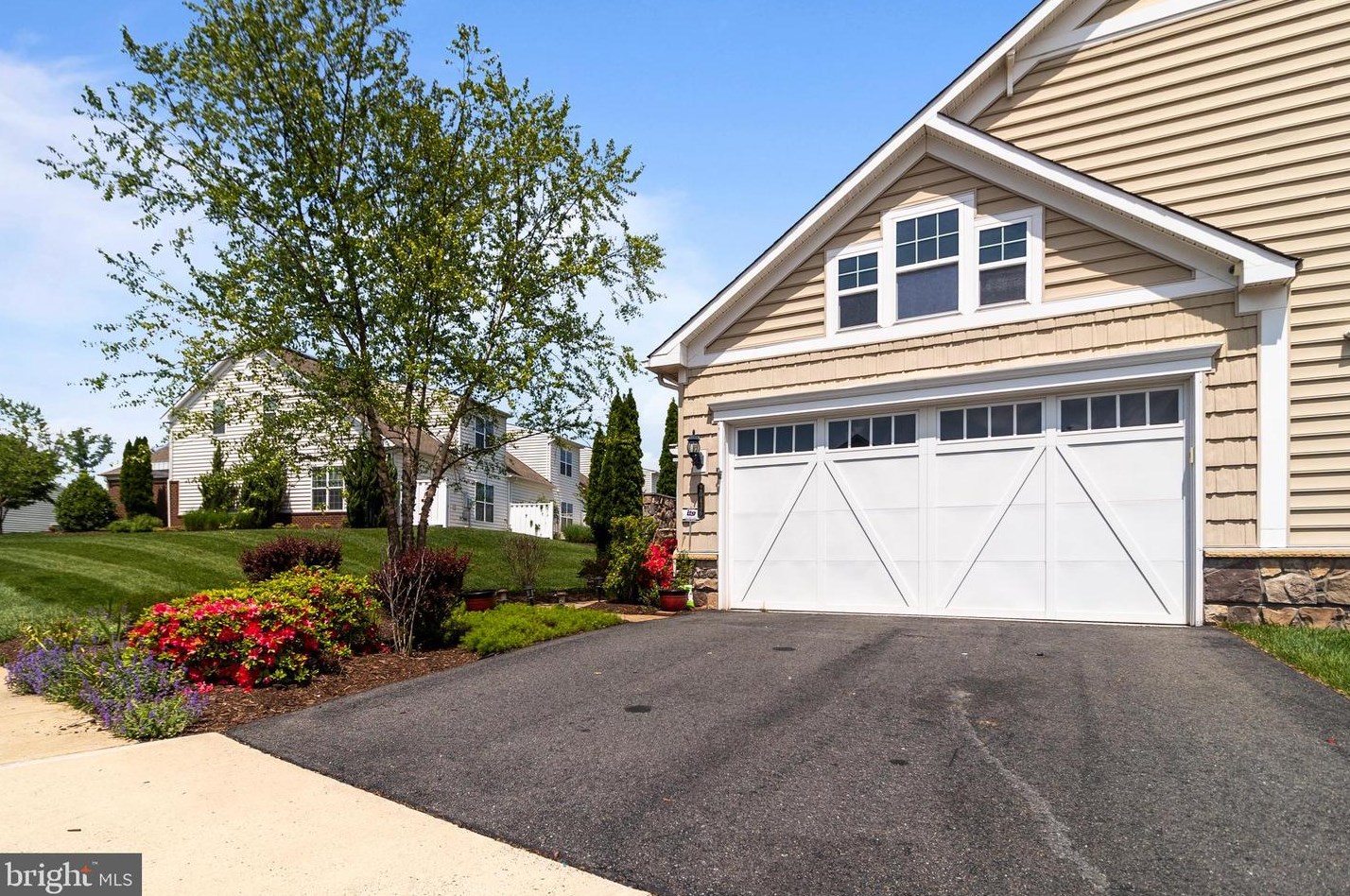 20436 Valley Falls Sq, Ashburn, VA 20147-3897