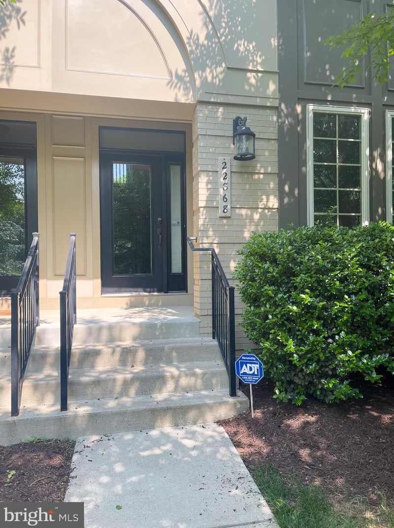 22868 Goldsborough Ter, Ashburn, VA 20148