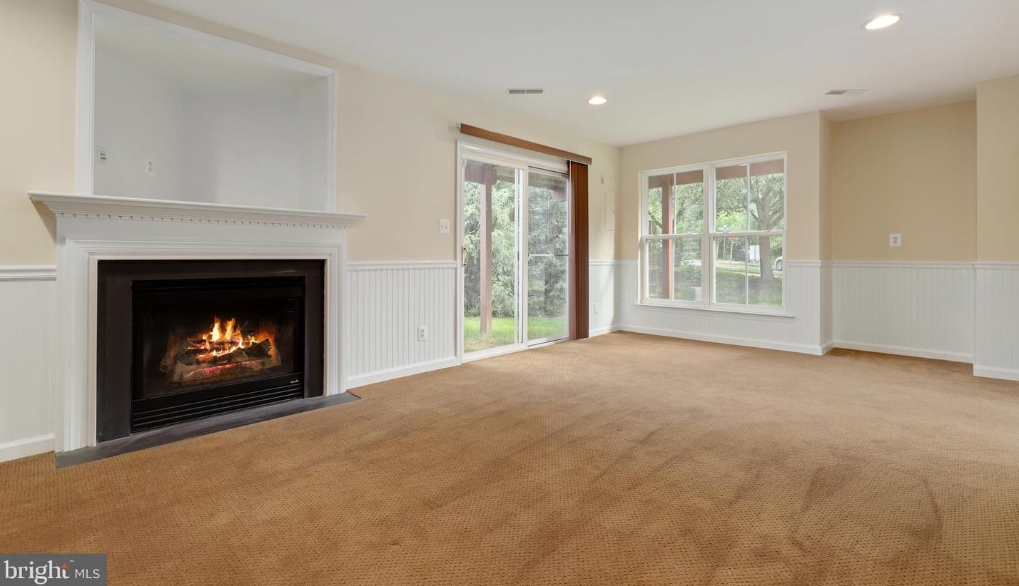 42494 Regal Wood Dr, Ashburn VA  20148-5626 exterior