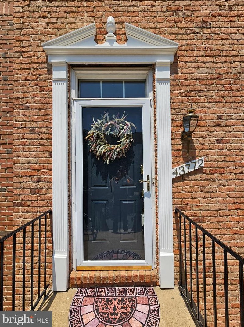 43772 Clemens Ter, Ashburn, VA 20147-4721