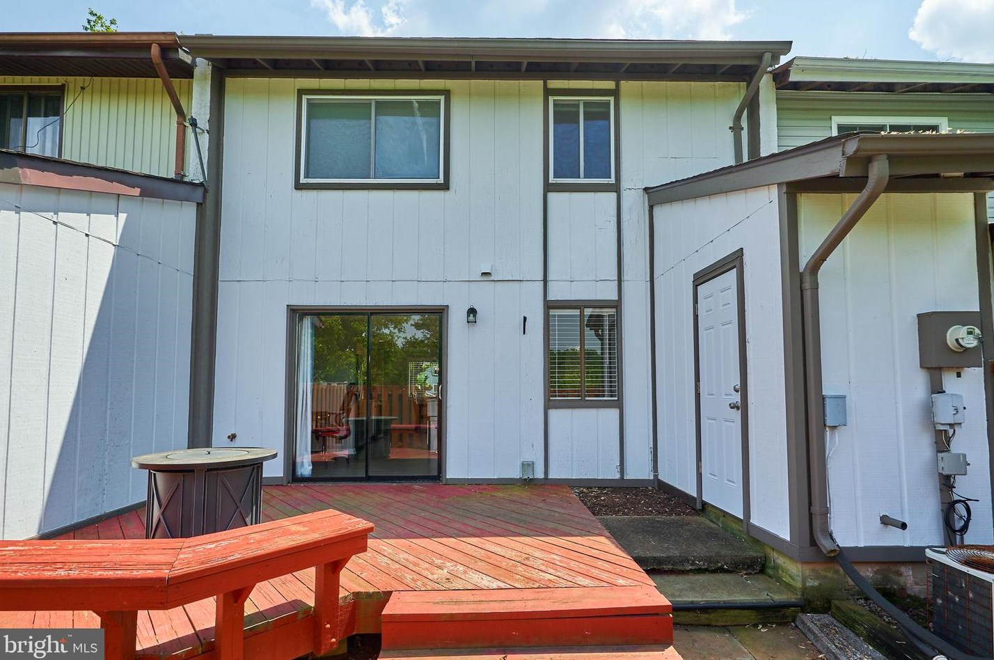 181 Cottage Rd, Dulles VA  20164-1305 exterior