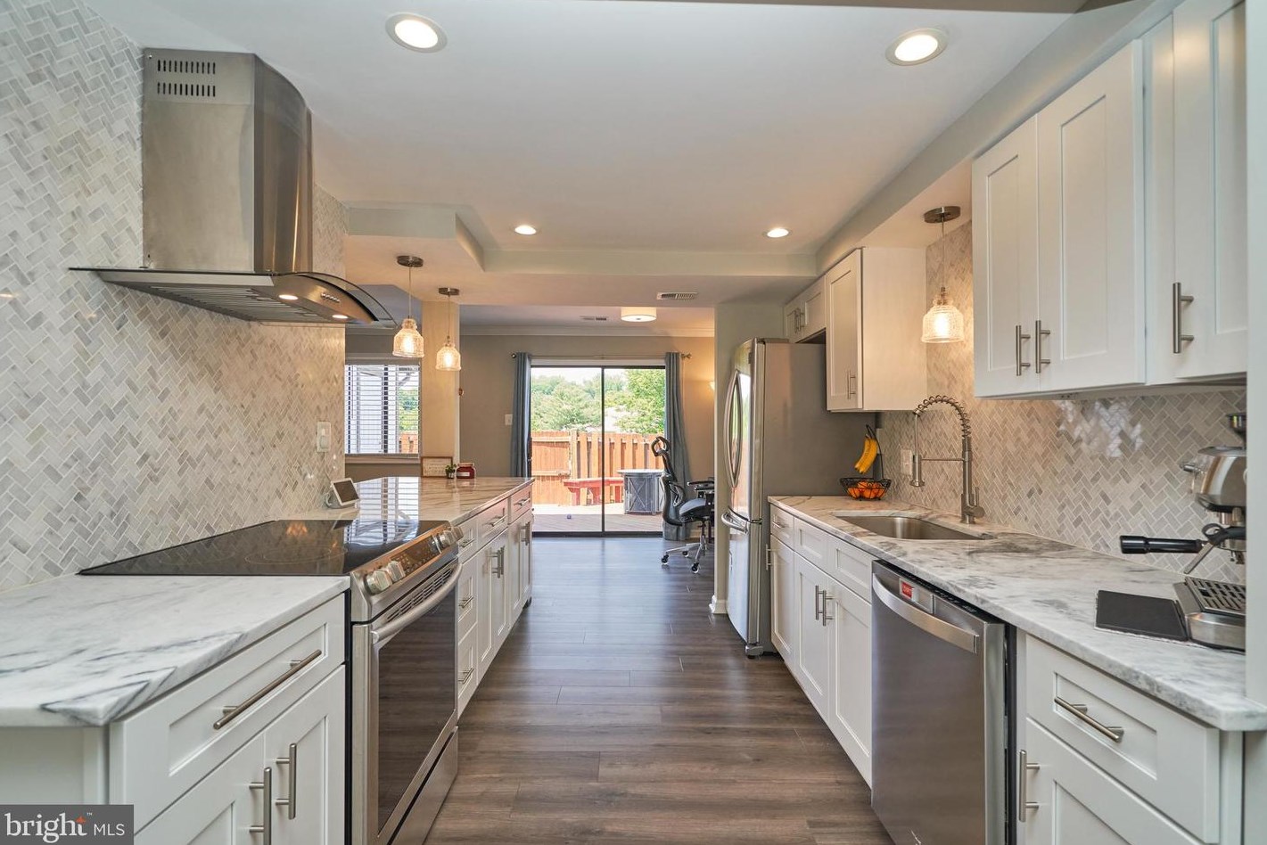 181 Cottage Rd, Dulles VA  20164-1305 exterior