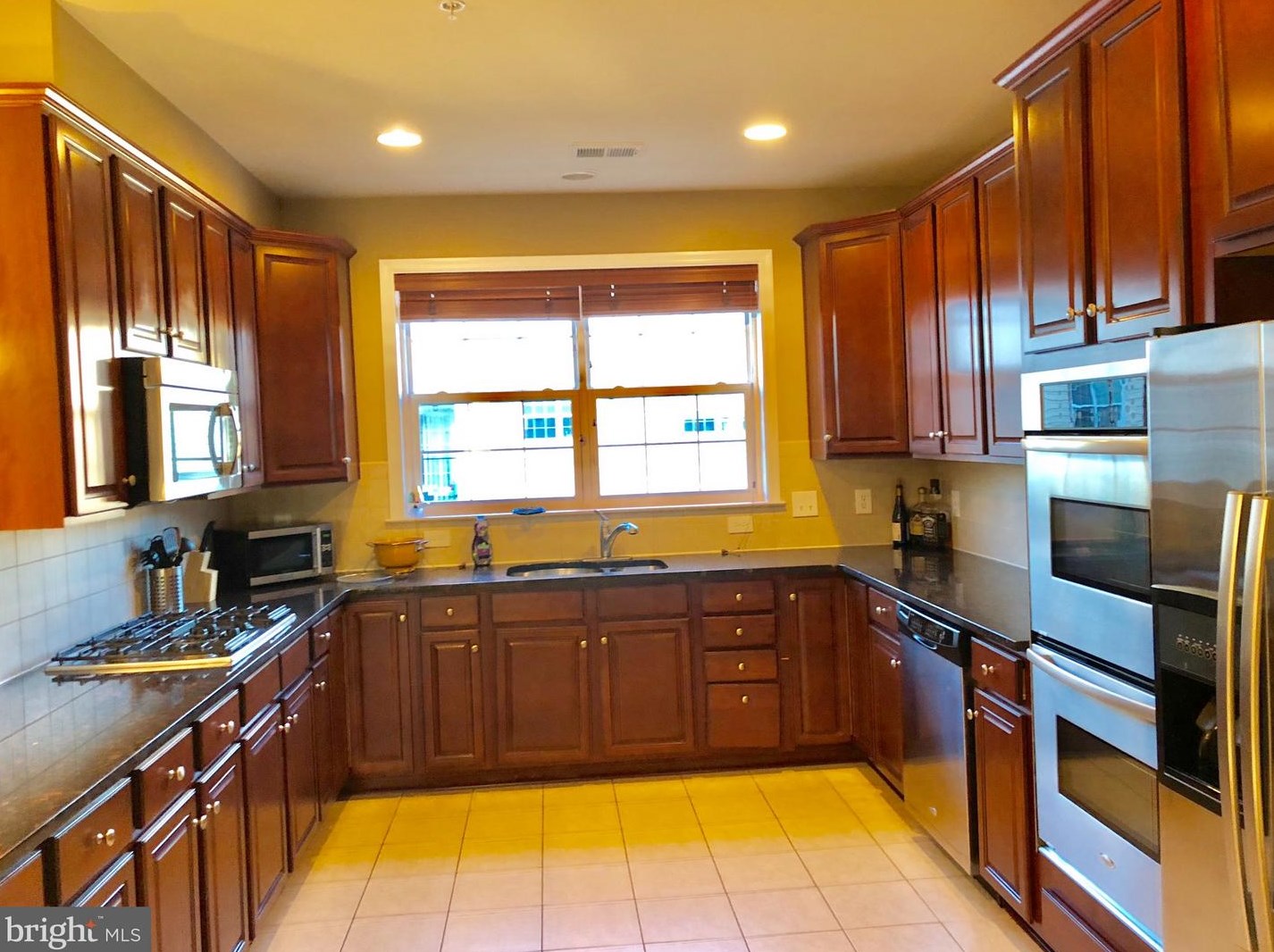22678 Ferncrest Ter, Ashburn VA  20148-6428 exterior