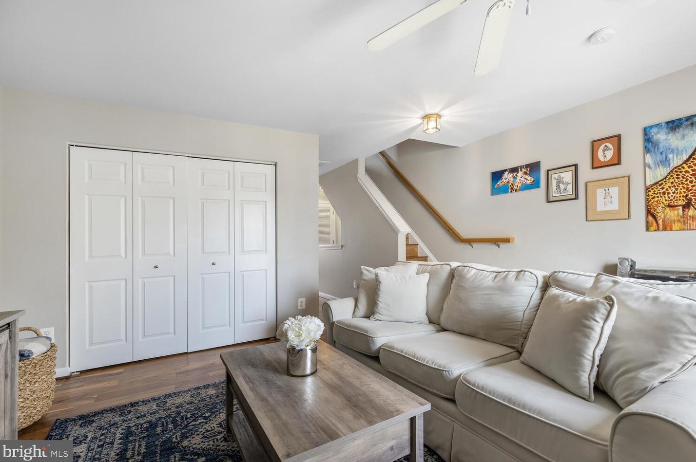 42805 Pilgrim Sq, Fairfax VA  20152-3928 exterior