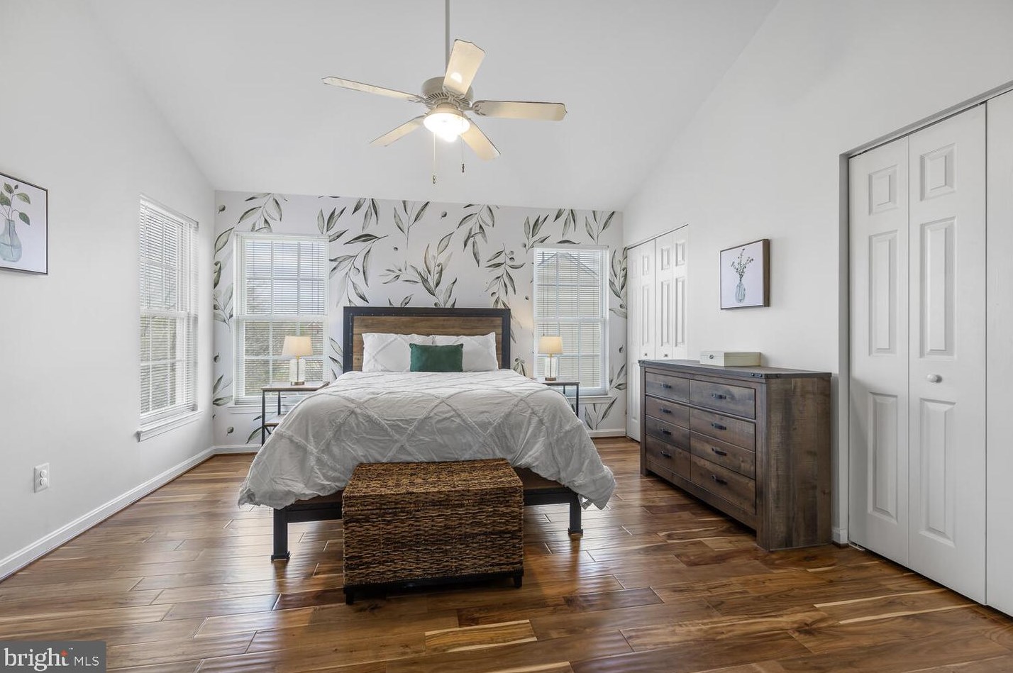 42805 Pilgrim Sq, Fairfax VA  20152-3928 exterior