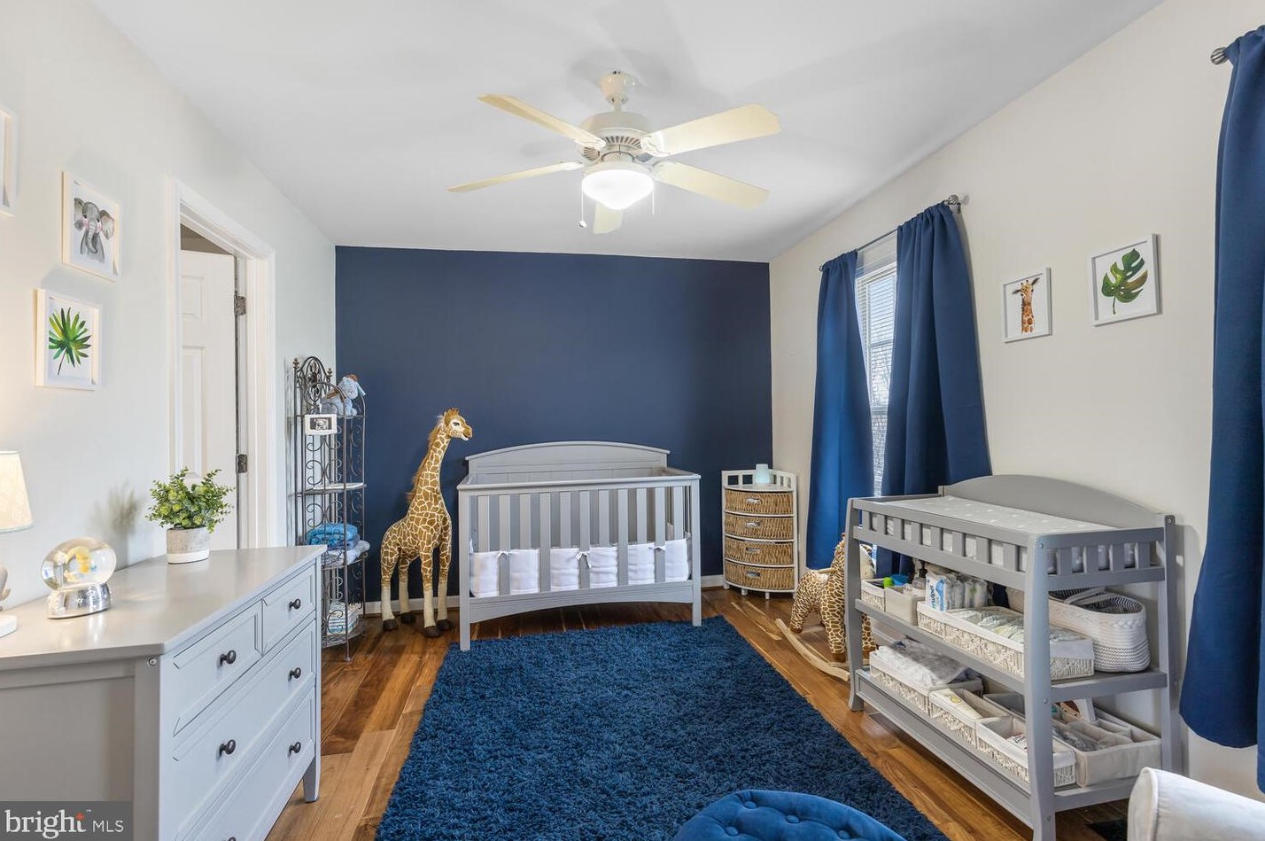 42805 Pilgrim Sq, Fairfax VA  20152-3928 exterior