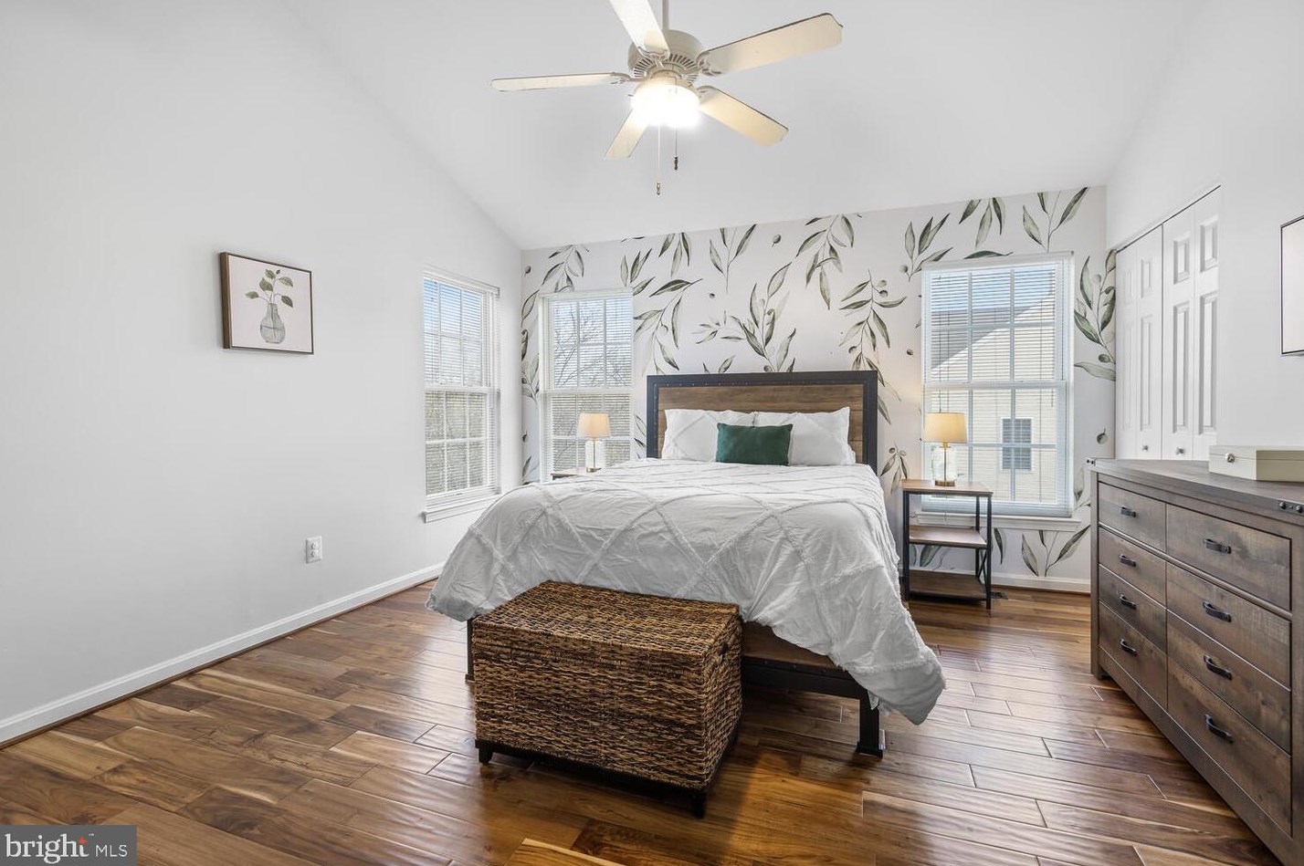 42805 Pilgrim Sq, Fairfax VA  20152-3928 exterior