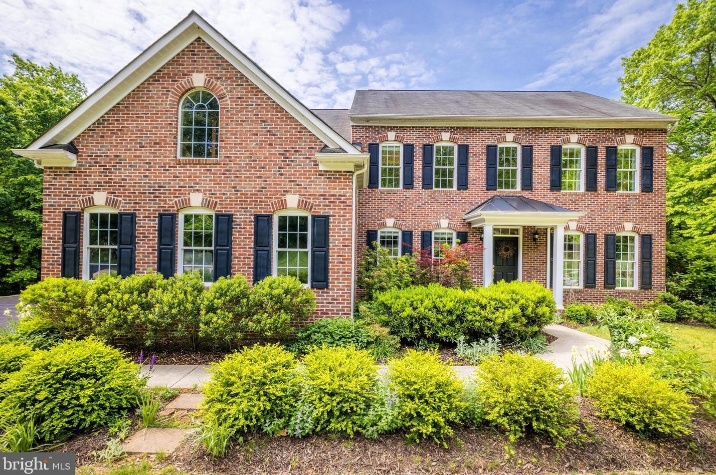 14354 Waterford Woods Ct, Leesburg, VA 20176