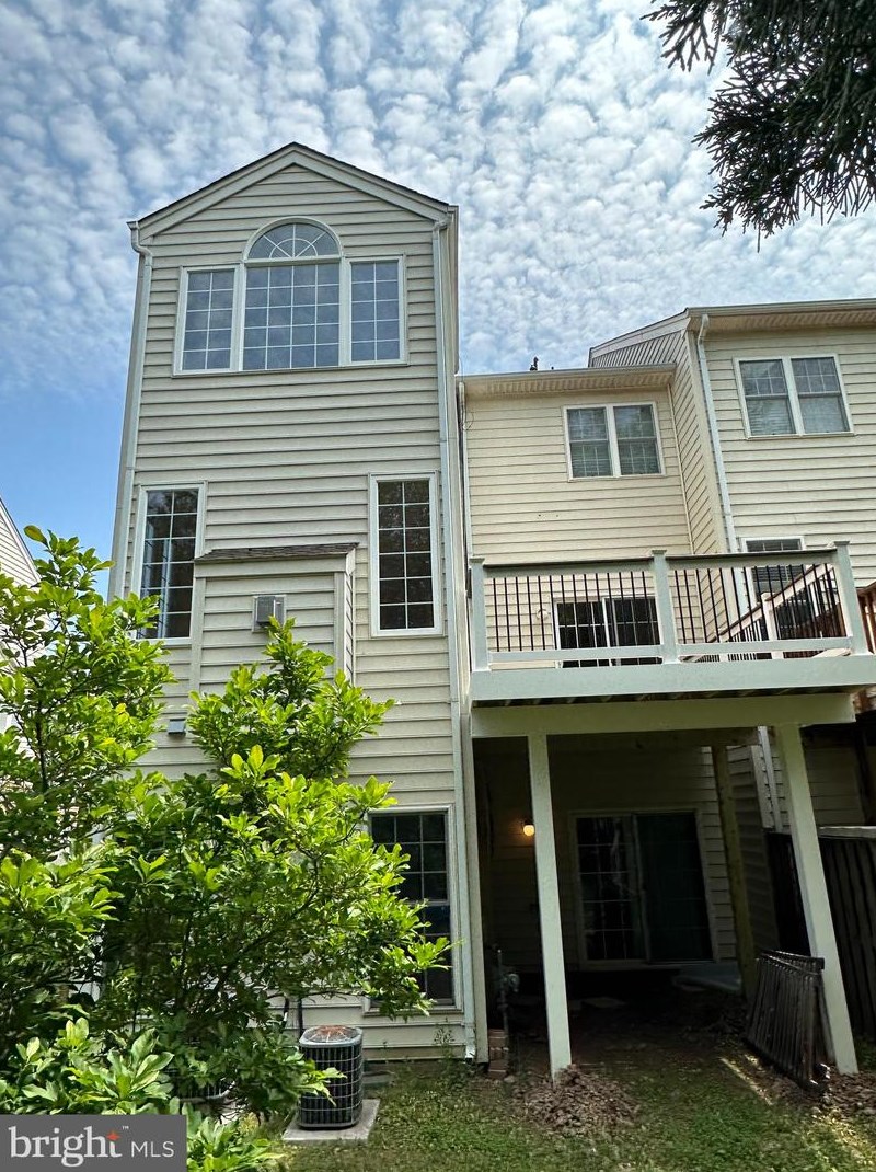25277 Nesting Sq, Fairfax, VA 20152