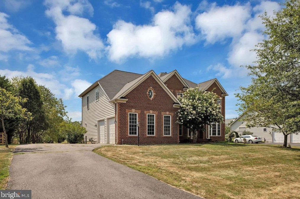 22405 Belle Terra Dr, Ashburn, VA 20148