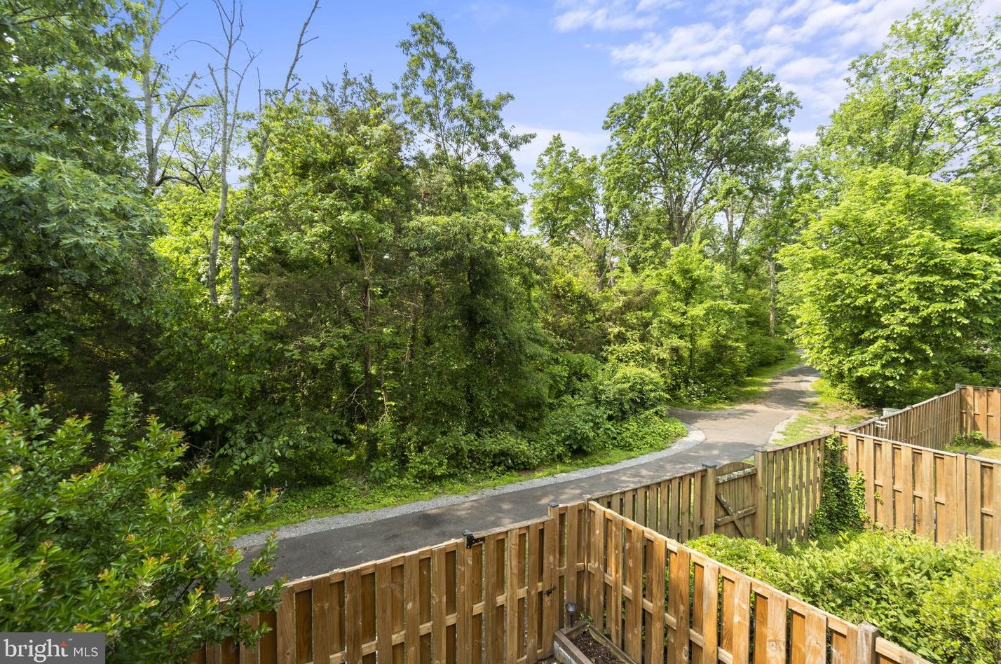 43159 Gatwick Sq, Ashburn, VA 20147-4431