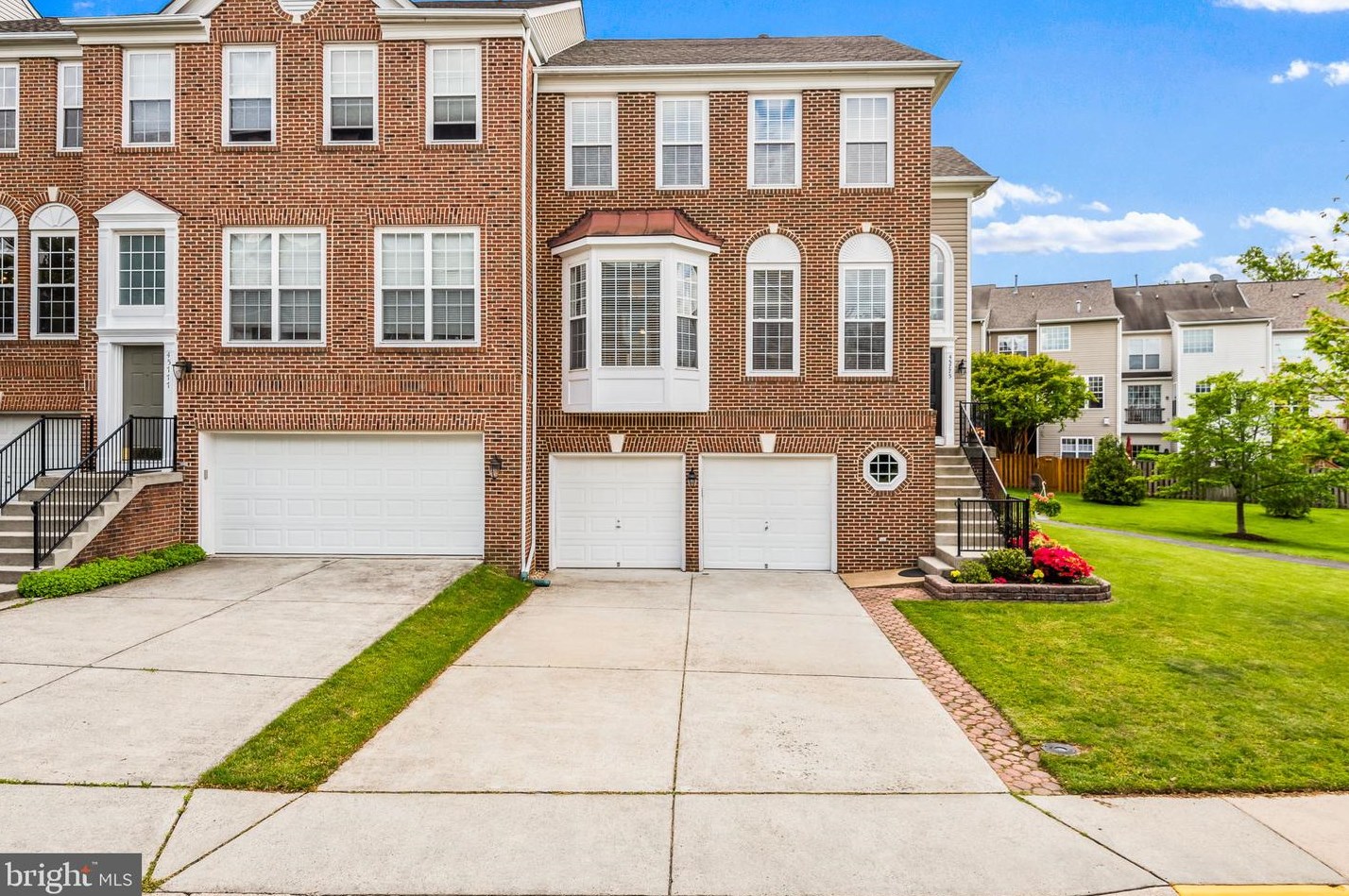 45775 Mountain Pine Sq, Dulles, VA 20166-7217