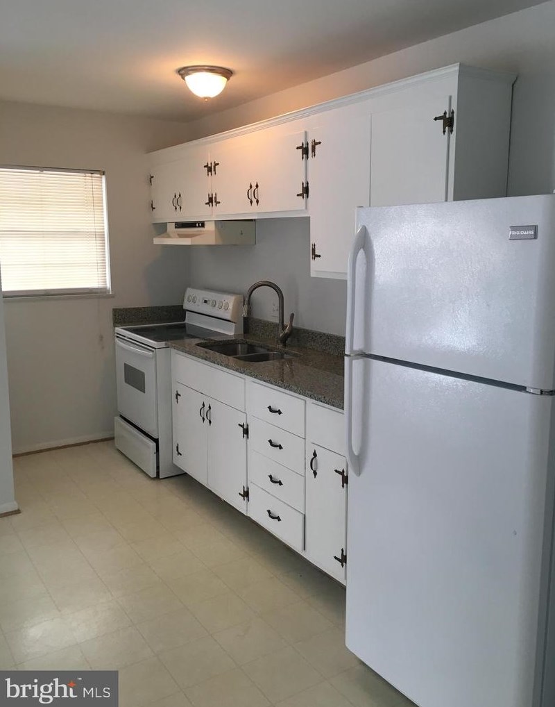 216 Maple St, Middleburg, VA 20117