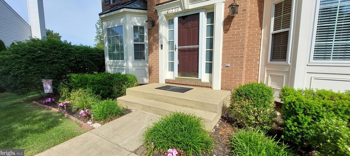 21290 Landau Ct, Dulles VA  20164-5550 exterior