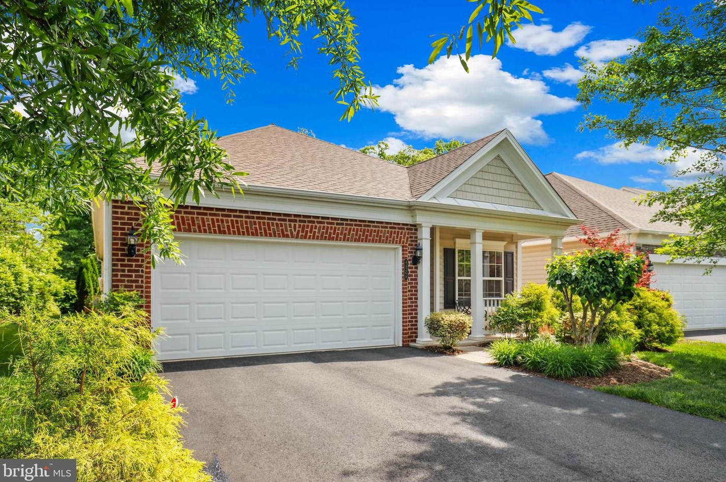 44268 Panther Ridge Dr, Ashburn, VA 20147-5518