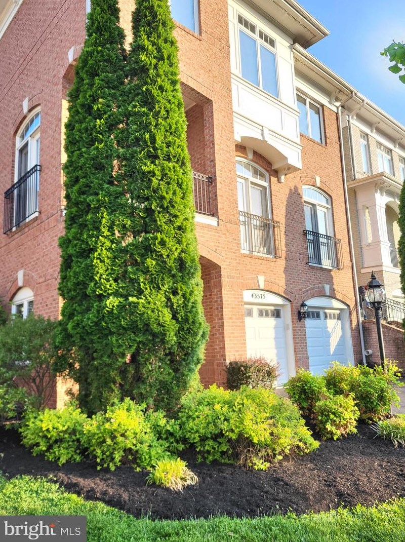 43575 Wild Indigo Ter, Leesburg, VA 20176