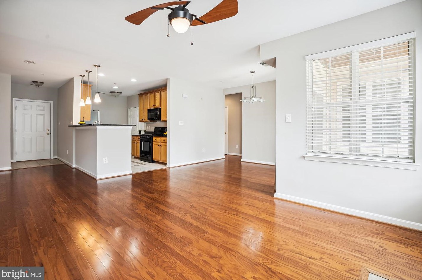 25320 Lake Mist Square #103, Fairfax, VA 20152