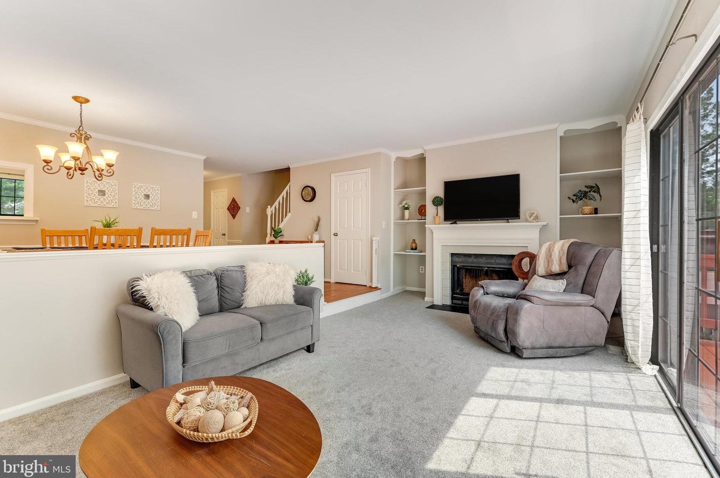 5 Vandercastel Rd, Dulles VA  20165-5622 exterior