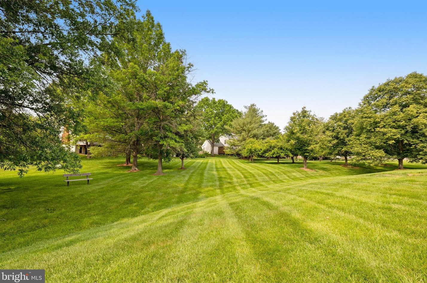 5 Vandercastel Rd, Dulles VA  20165-5622 exterior