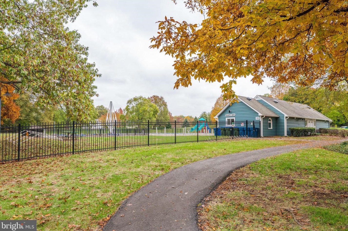 5 Vandercastel Rd, Dulles VA  20165-5622 exterior