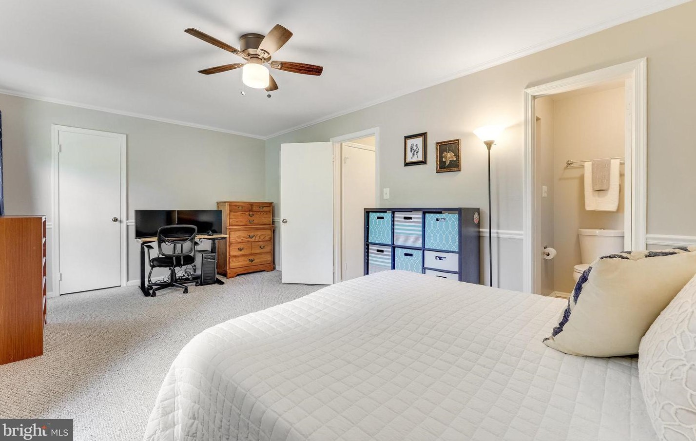 5 Vandercastel Rd, Dulles VA  20165-5622 exterior