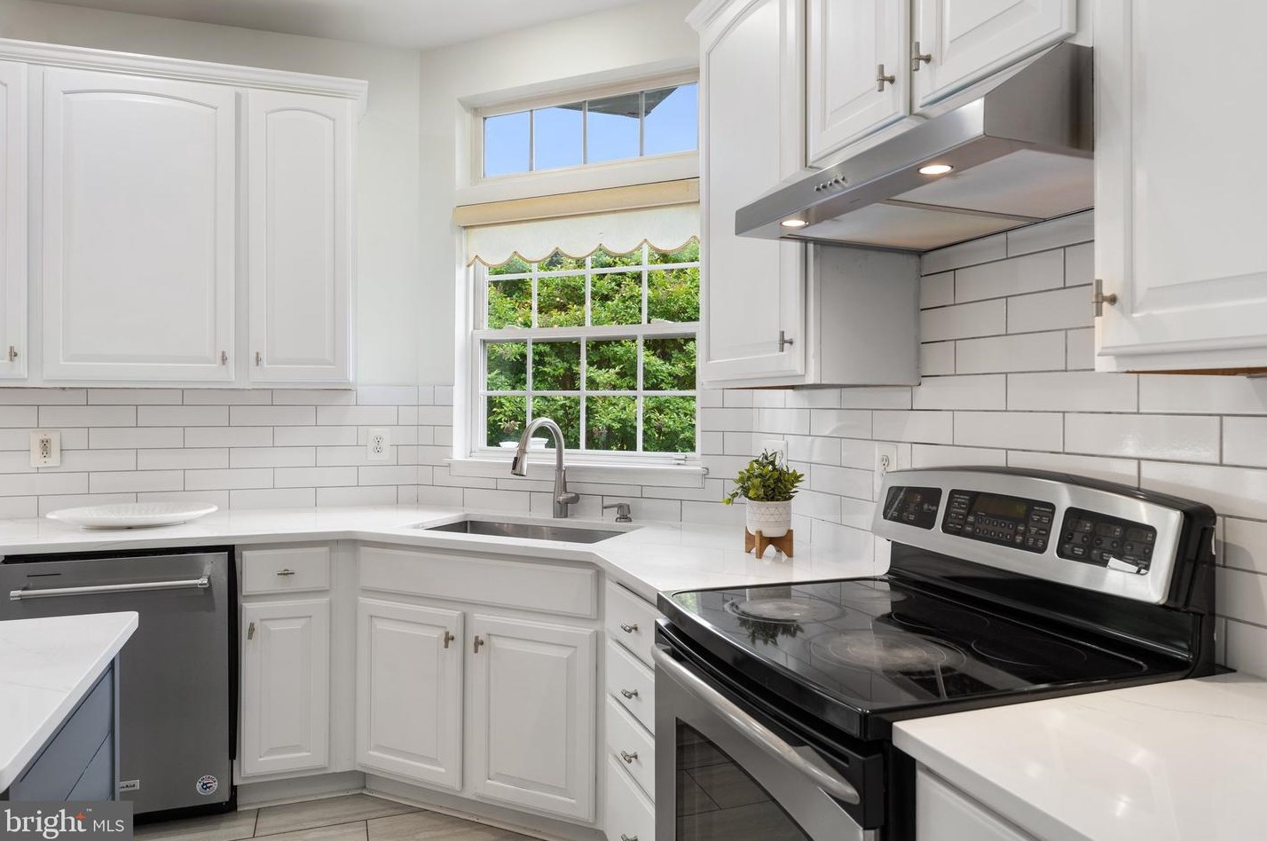 25455 Vacation Pl, Stone Ridge, VA 20105