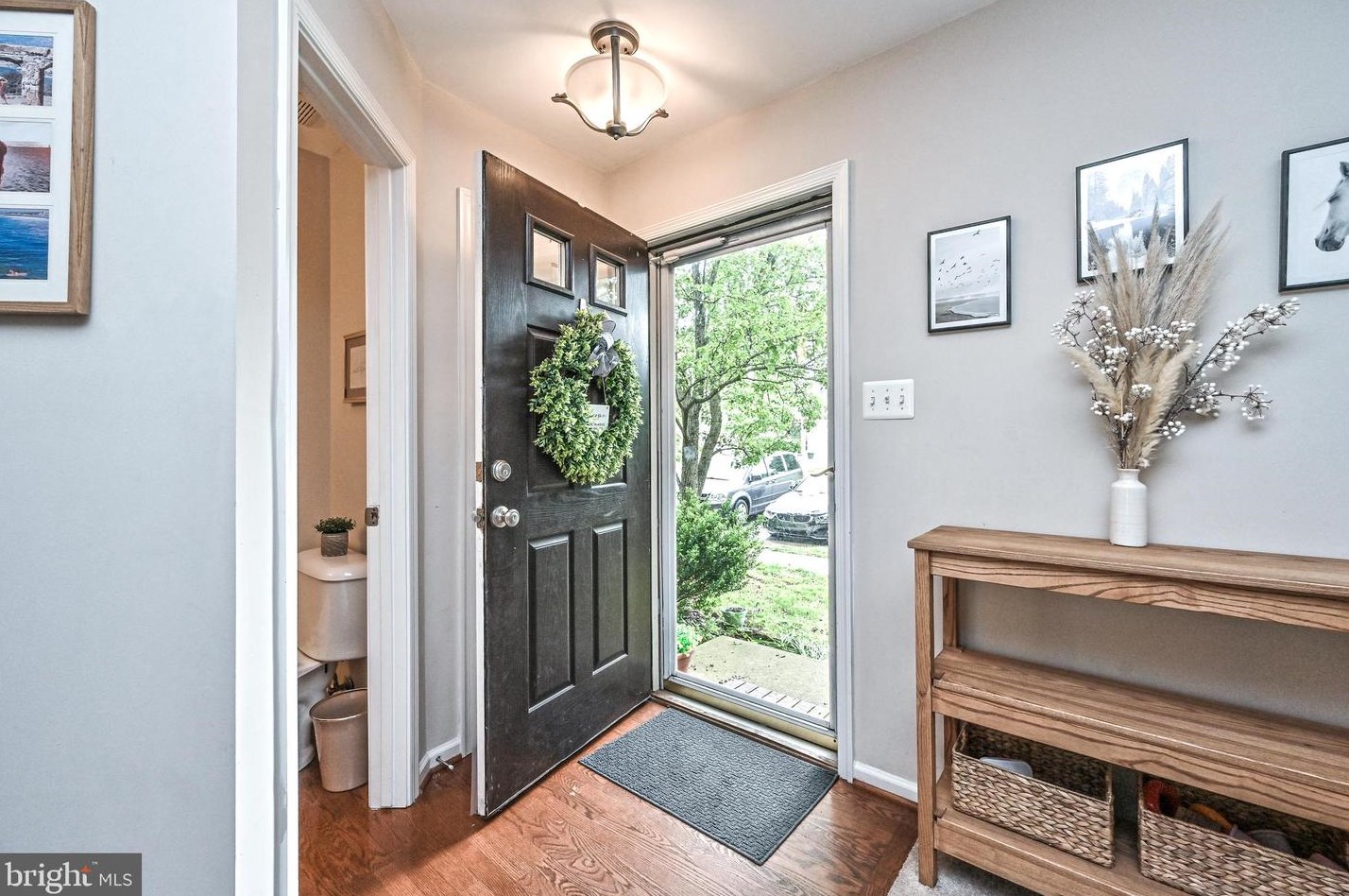 43195 Gatwick Sq, Ashburn, VA 20147