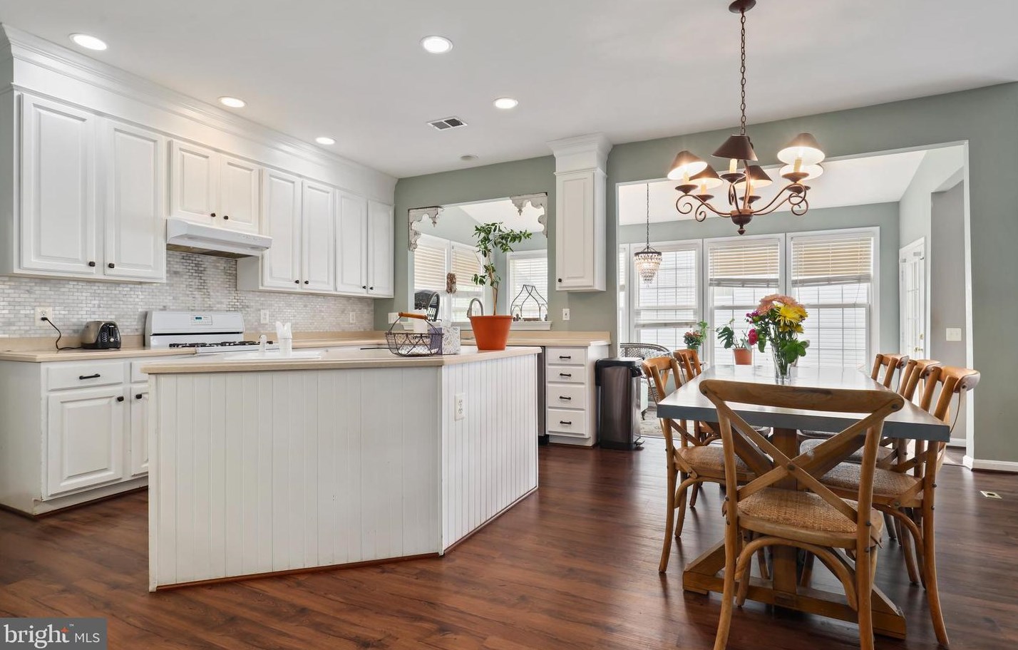 20797 Iris Dr, Dulles VA  20165-8712 exterior