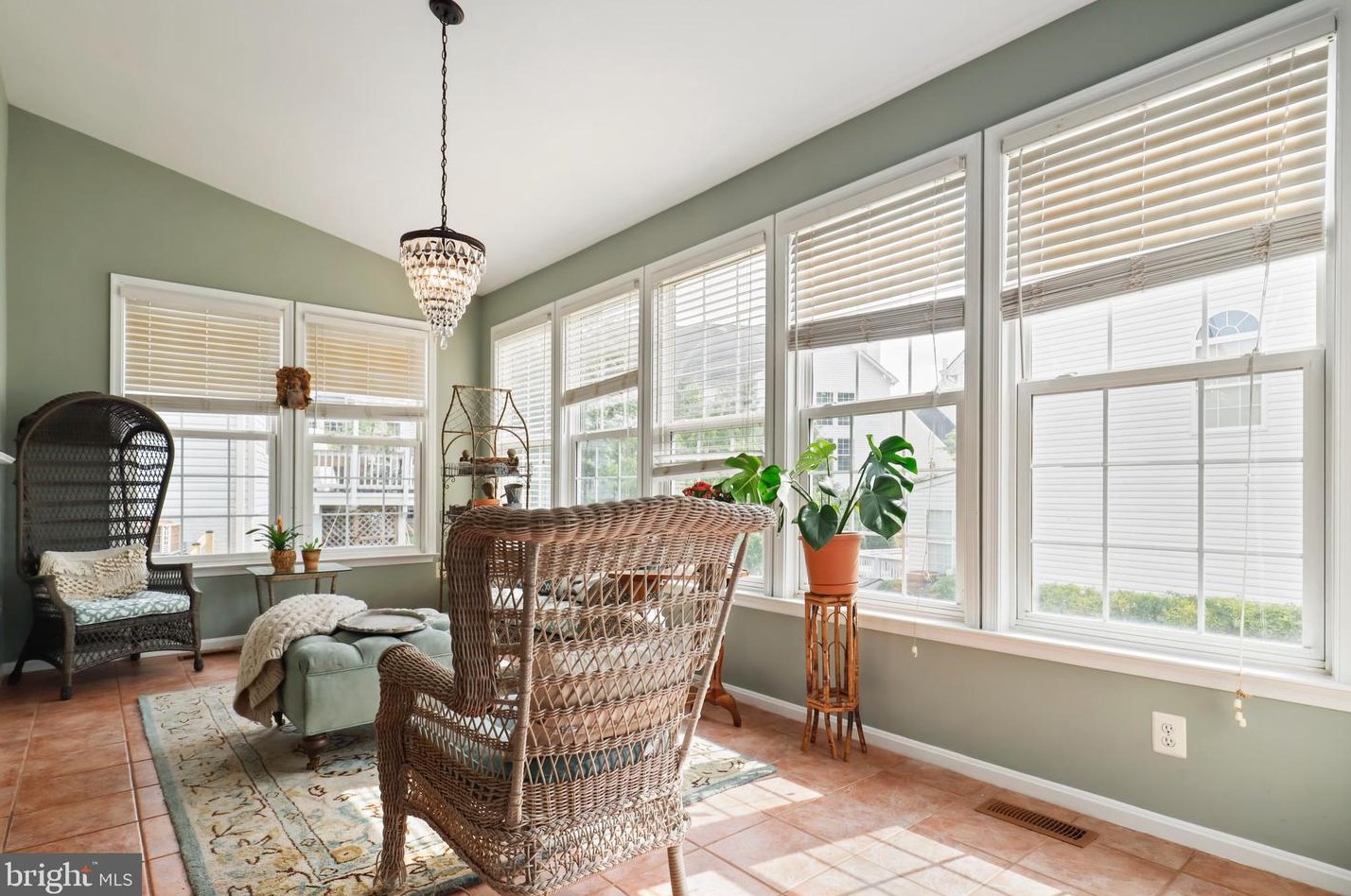 20797 Iris Dr, Dulles VA  20165-8712 exterior