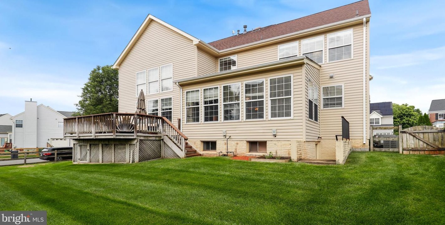 20797 Iris Dr, Dulles VA  20165-8712 exterior