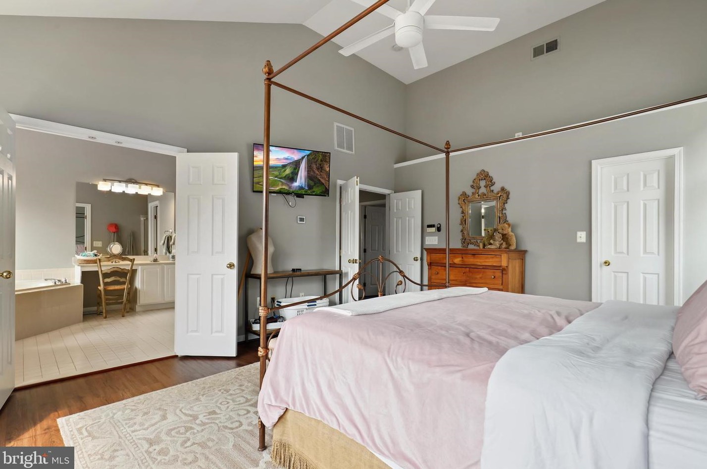 20797 Iris Dr, Dulles VA  20165-8712 exterior