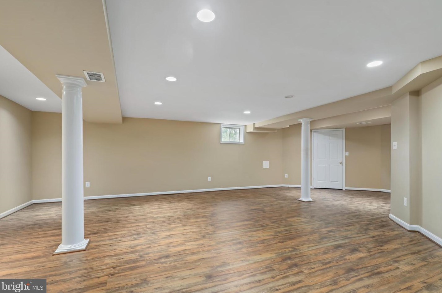 20797 Iris Dr, Dulles VA  20165-8712 exterior