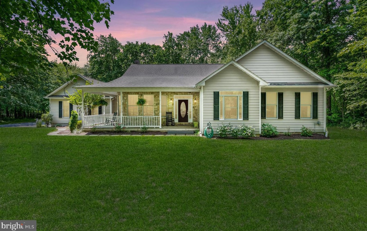 37695 Hyatt Ln, Purcellville, VA 20132