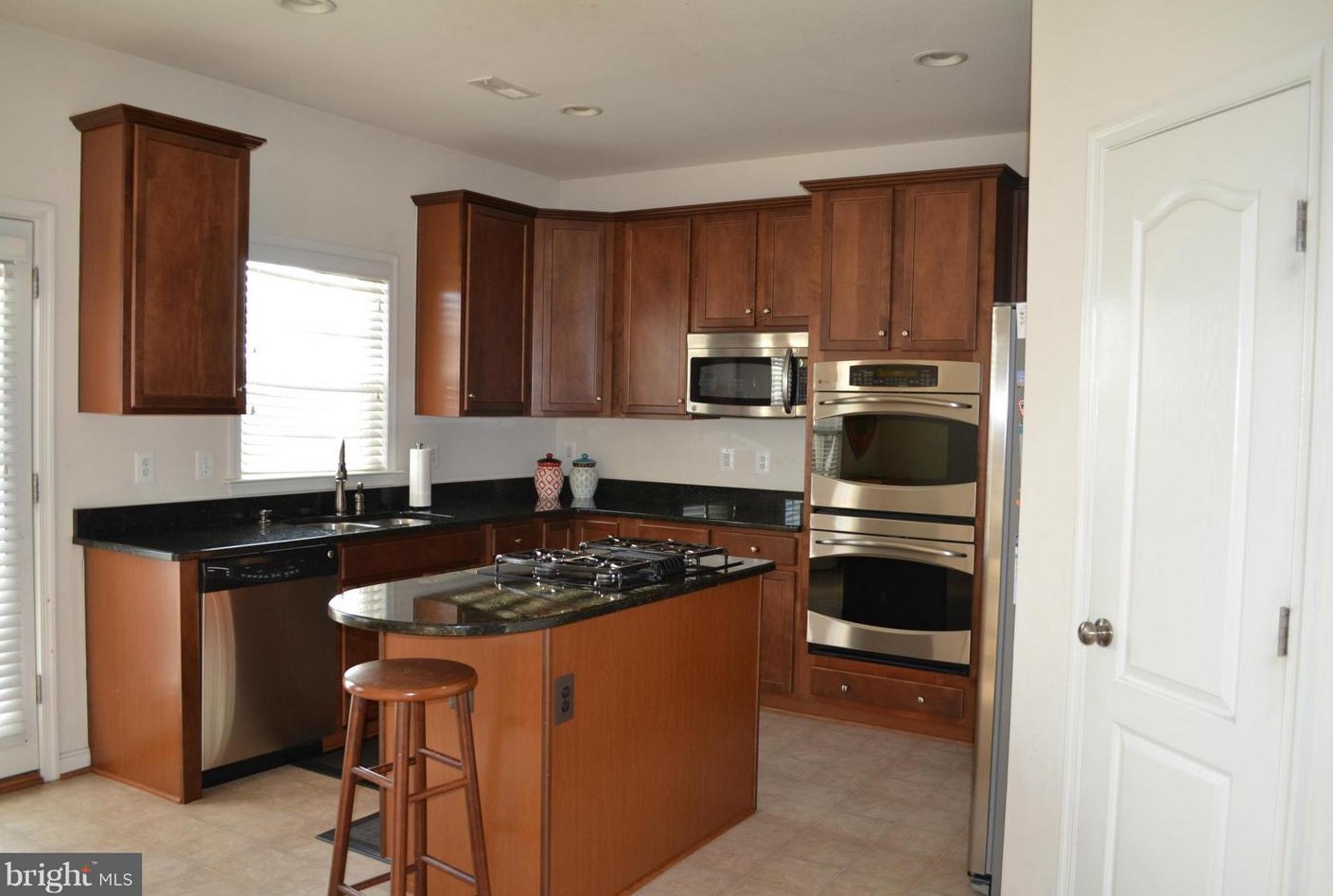 23286 Connie Marie Ter, Ashburn VA  20148-8060 exterior