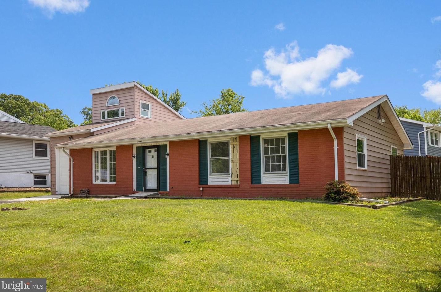 1600 E Jefferson Ct, Dulles, VA 20164