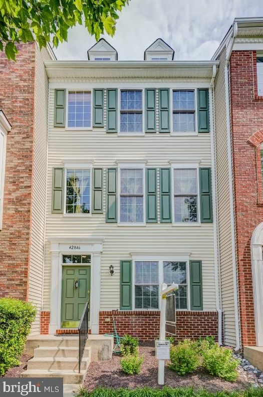 42846 Smallwood Ter, Fairfax, VA 20152-6664