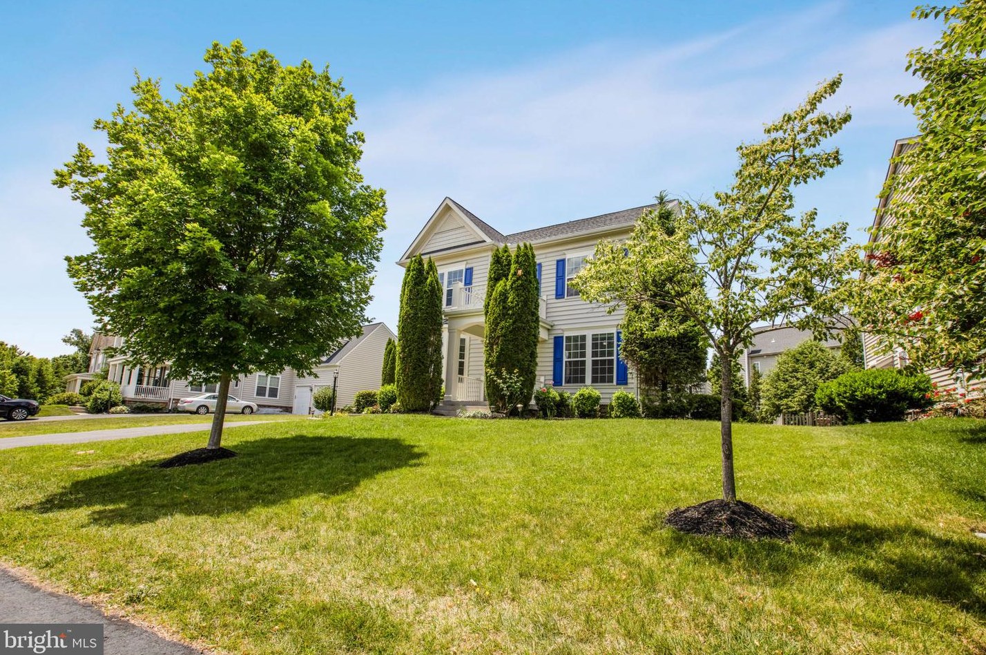 22843 Angelique Dr, Ashburn, VA 20148-5649