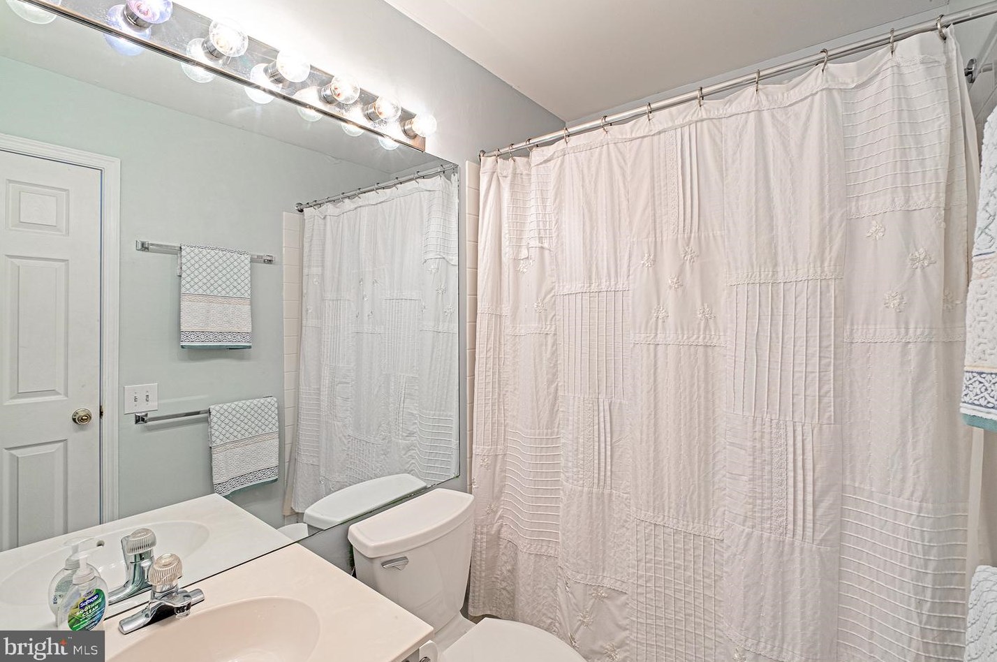 43322 Railstop Ter, Ashburn VA 20147-5331 exterior