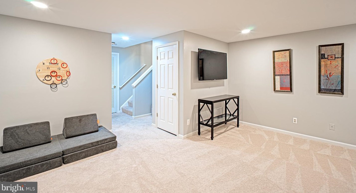 43322 Railstop Ter, Ashburn VA 20147-5331 exterior